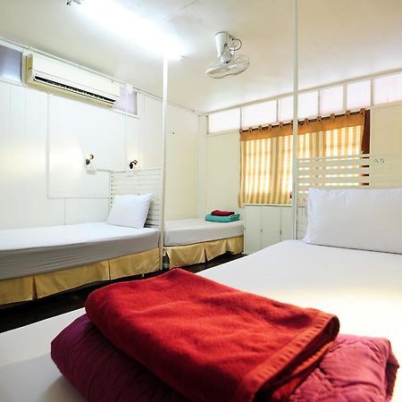 Pp October House Hostel Phi Phi Don Exterior photo